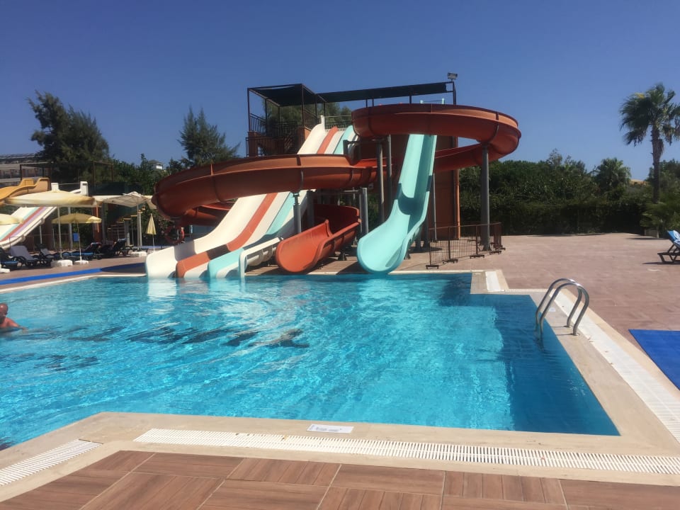 Pool Club Turtas Beach Hotel