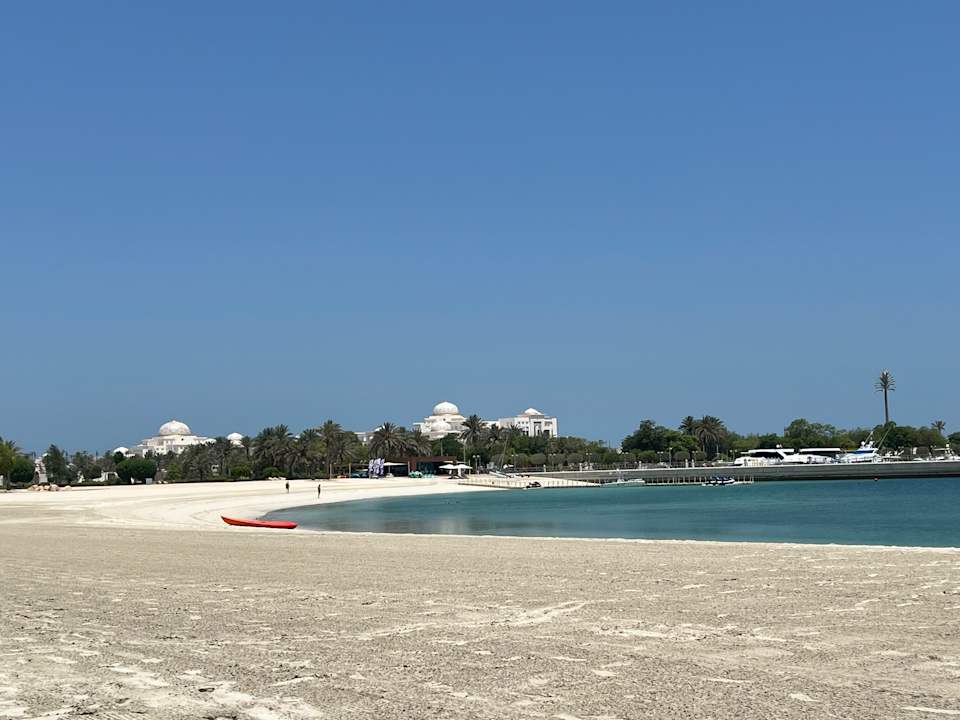 Strand Emirates Palace Mandarin Oriental