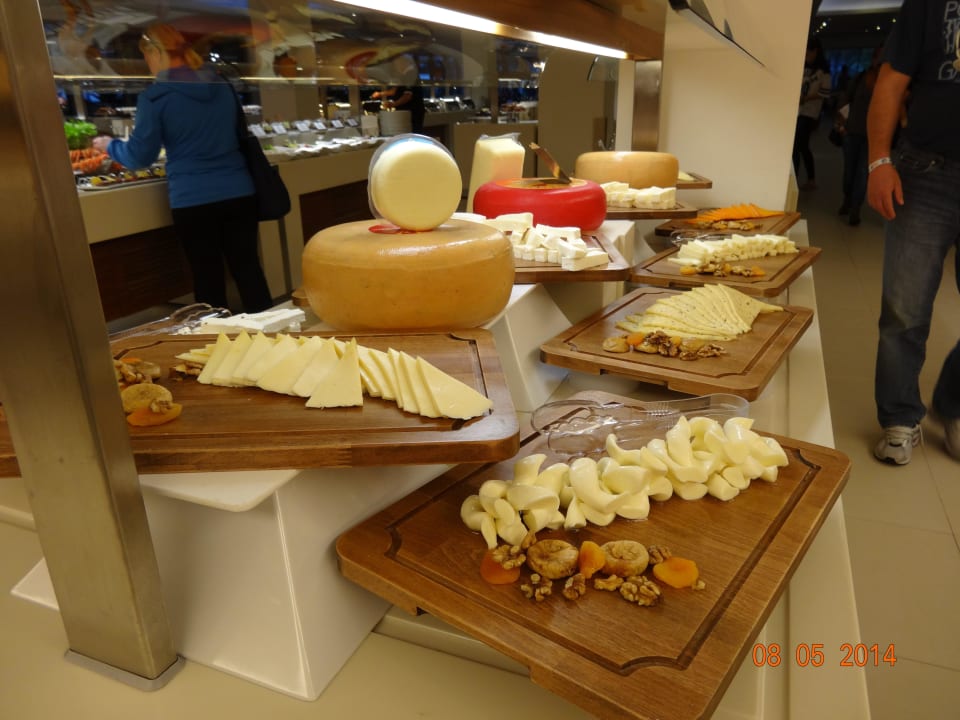 . Sunis Elita Beach Resort & Spa