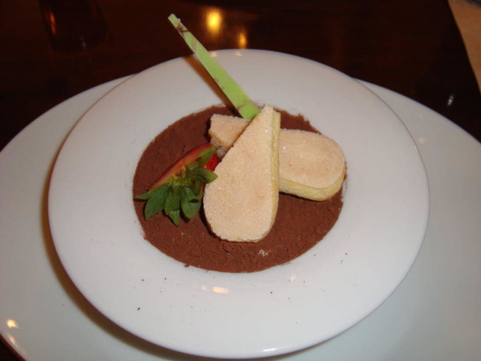 Dessert beim Italiener Hotel Danat Jebel Dhanna Resort