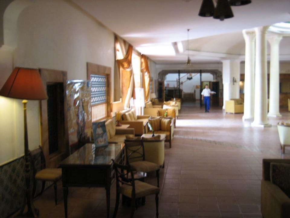 in der Halle Hotel Medina Belisaire & Thalasso