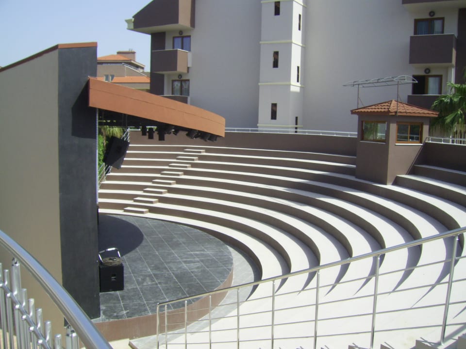 Amphitheater Hane Family Resort