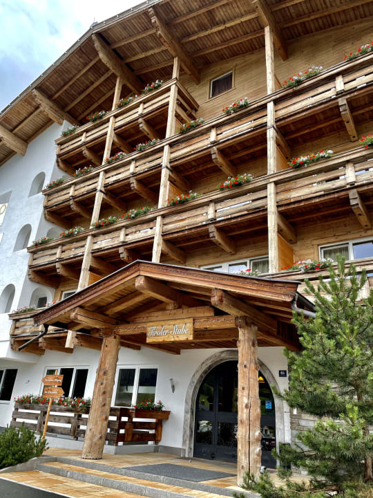 Außenansicht Alpenhotel Kaiserfels