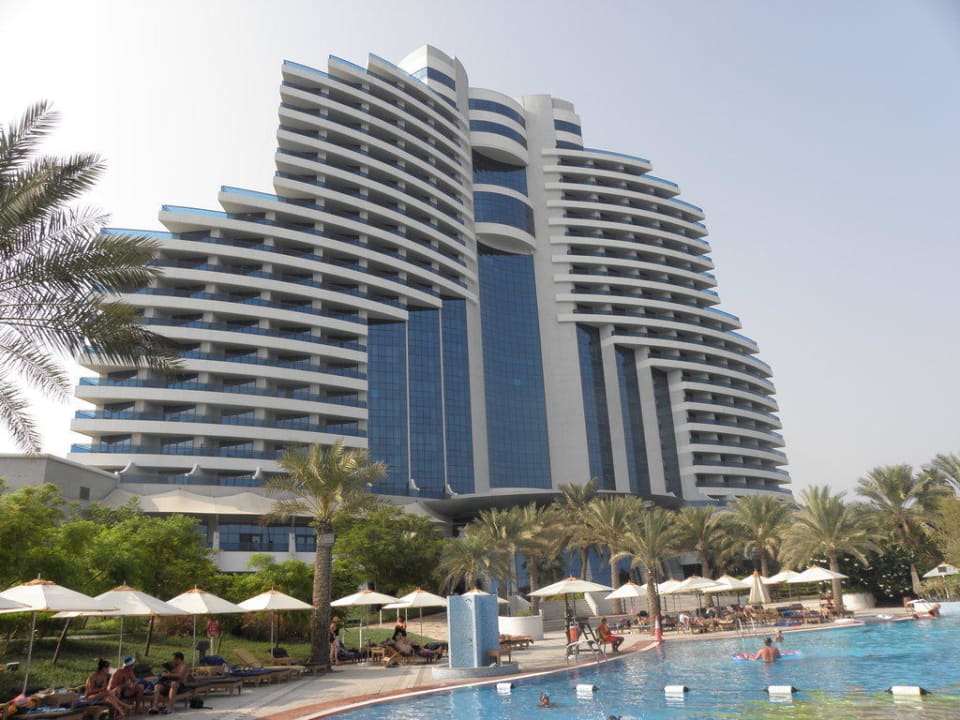 Blick vom Pool Hotel Le Meridien Al Aqah Beach Resort