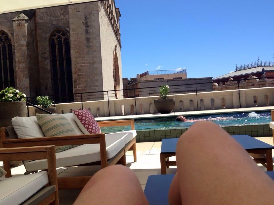 Pool mit Kathedrale Sant Francesc Hotel Singular