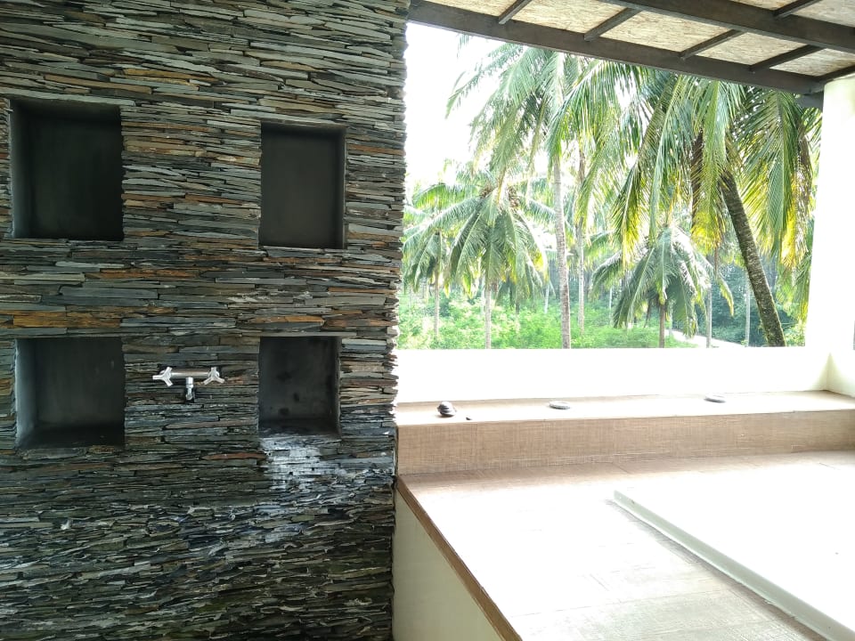 Außendusche und Jacuzzi Khaolak Orchid Beach Resort