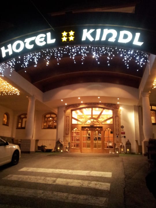 Eingang Alpenhotel Kindl
