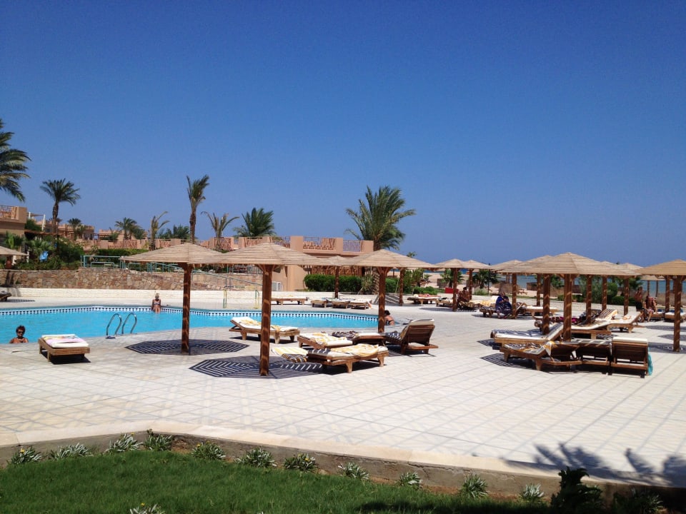 Бассейн возле лобби бара Imperial Shams Abu Soma