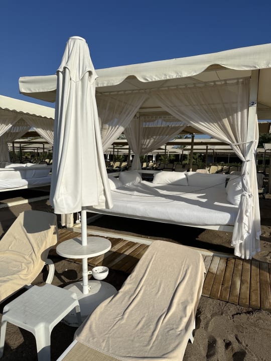 Strand Royal Wings Hotel