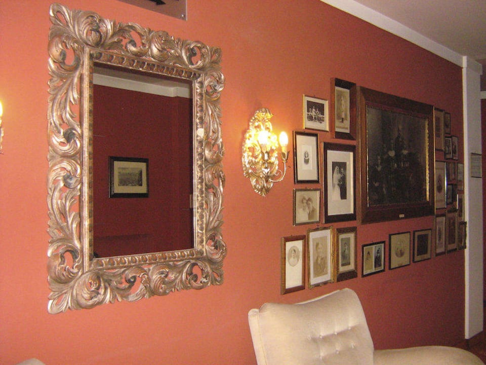 Der Flur zum Zimmer Hotel Regina