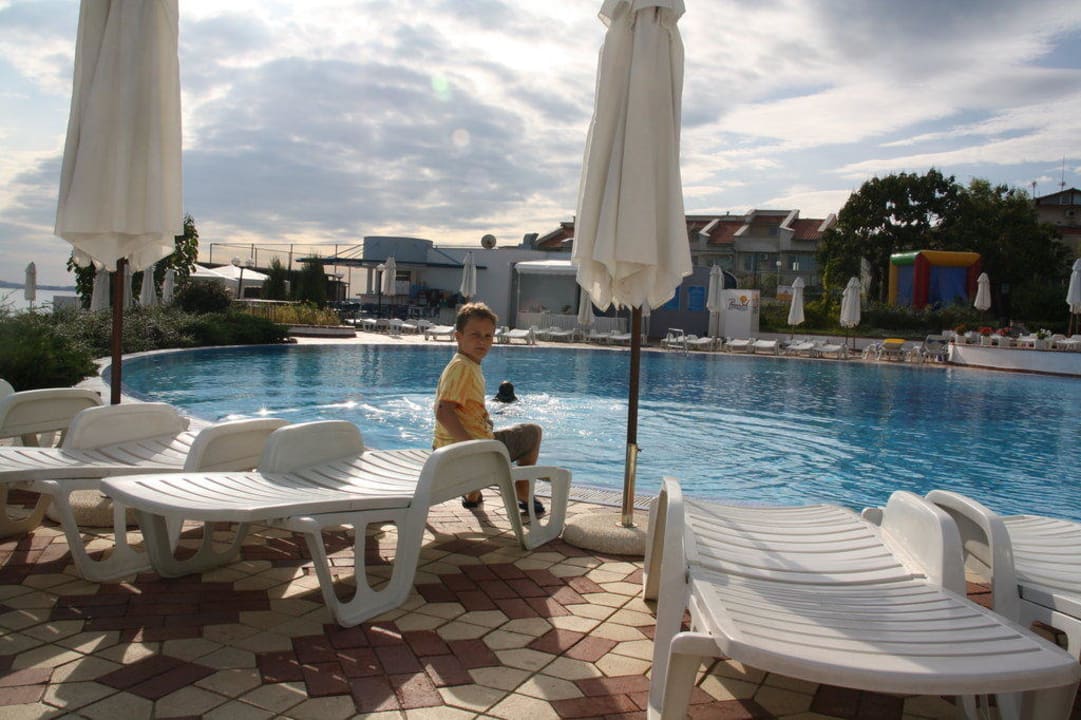 Hauptpool 1,80 m Hotel Sineva Beach