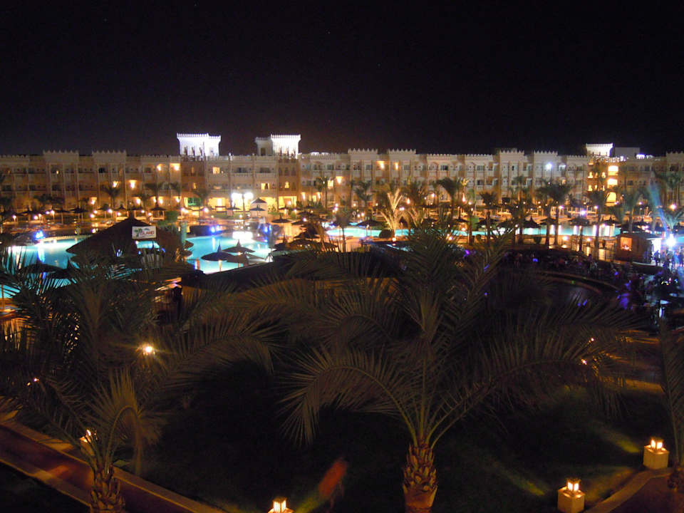 Anlage bei Nacht Pickalbatros Palace Resort