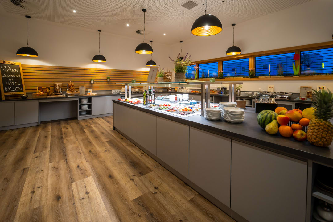 Gastro Hotel INCLUDiO