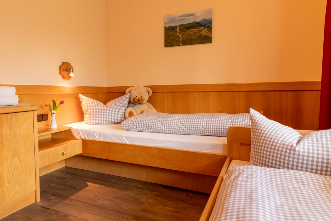 Zimmer Hotel Edelsberg Berktold & Berktold GbR