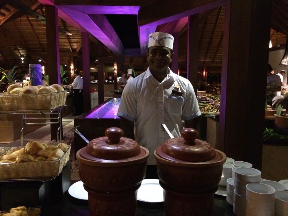 Buffet Meeru Maldives Resort Island
