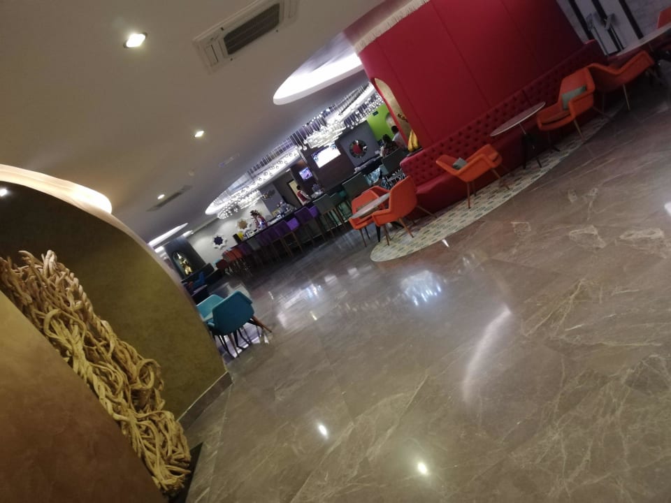 Gastro Royal Taj Mahal Hotel