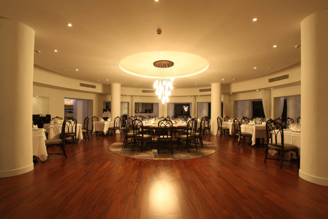 Cascata Restaurant Arkin Palm Beach Hotel