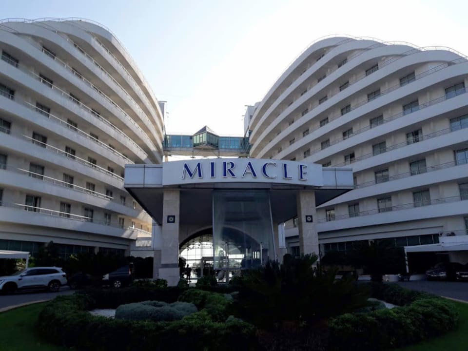 Außenansicht Hotel Miracle Resort