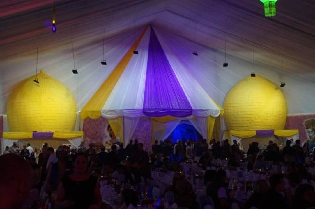 Großes Zelt für Alf leila und Jungel Park Gäste Pickalbatros Alf Leila Wa Leila Resort - Neverland Hurghada