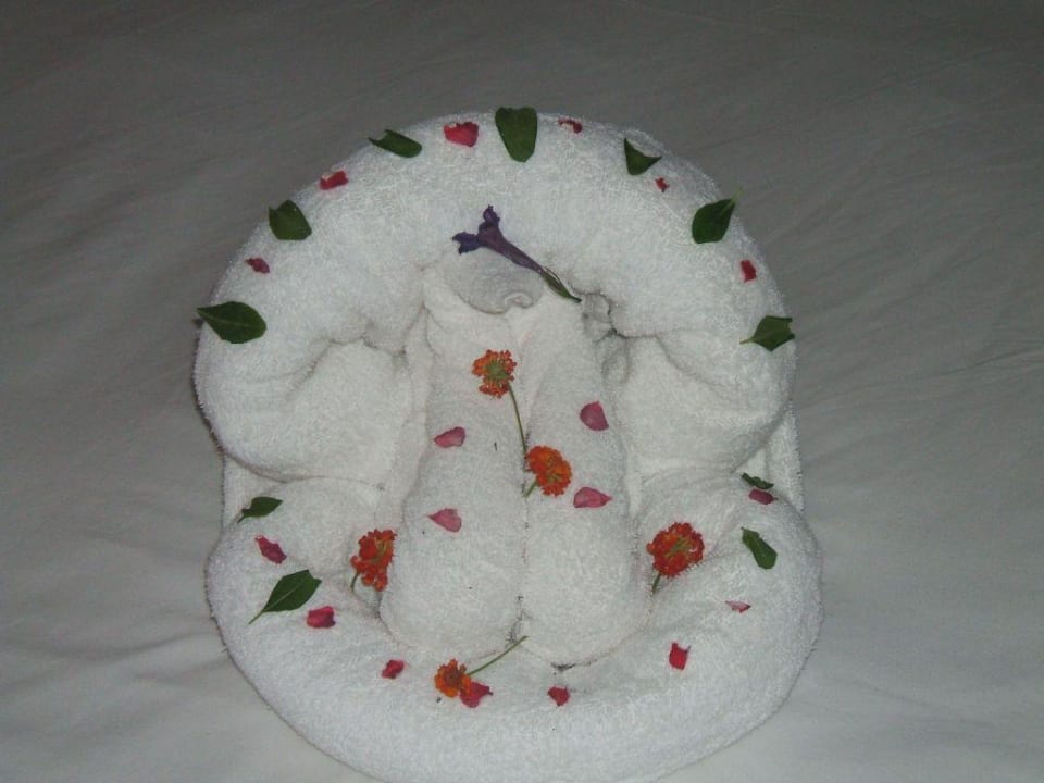 Handtuchfiguren auf dem Bett The Grand Hotel Sharm El Sheikh