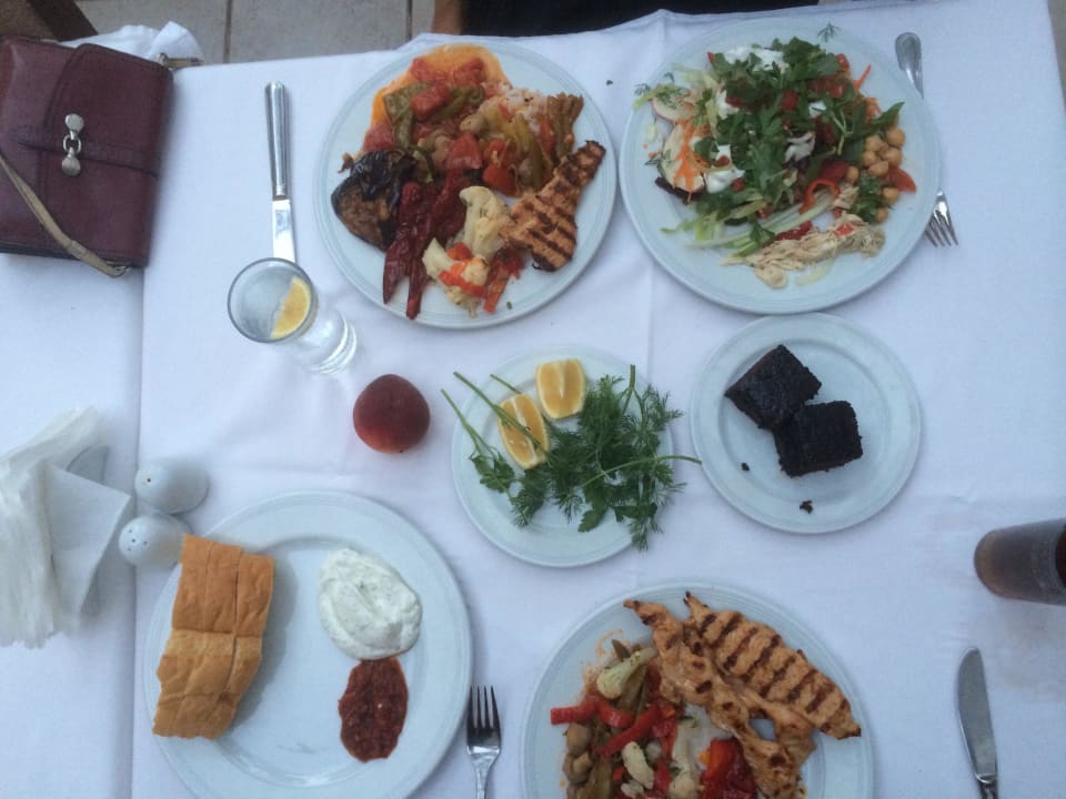 Typisches Abendessen von reichhaltigen Buffet.  Alara Hotel