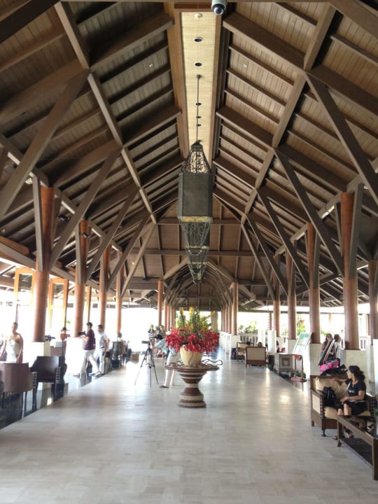 Hotel Shangri-La's Boracay Resort  & Spa Hotel Shangri-La's Boracay Resort & Spa