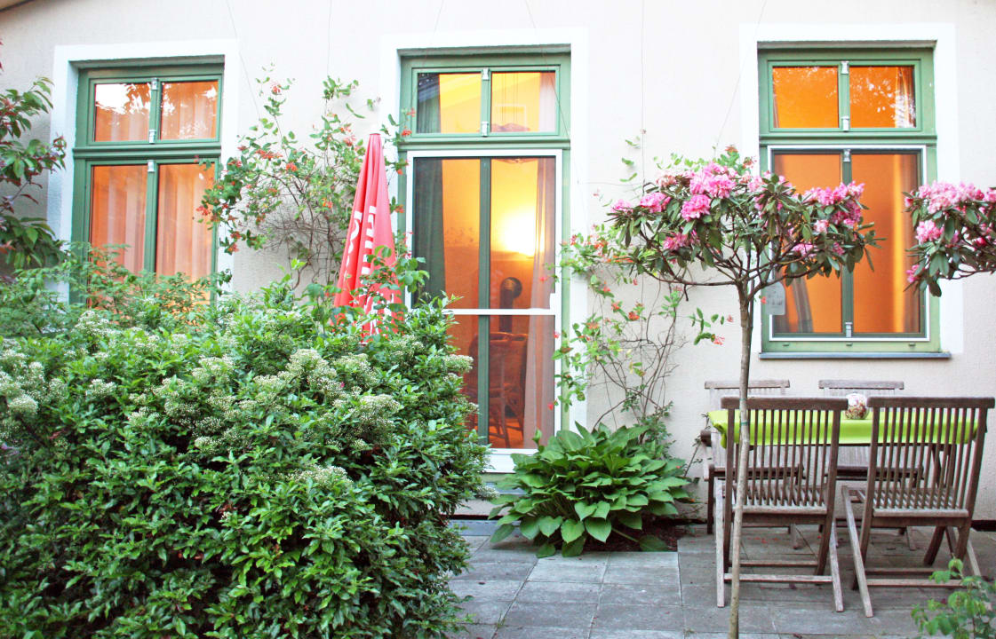 Auch einladend am Abend Ferienwohnung Gartensuite-Potsdam