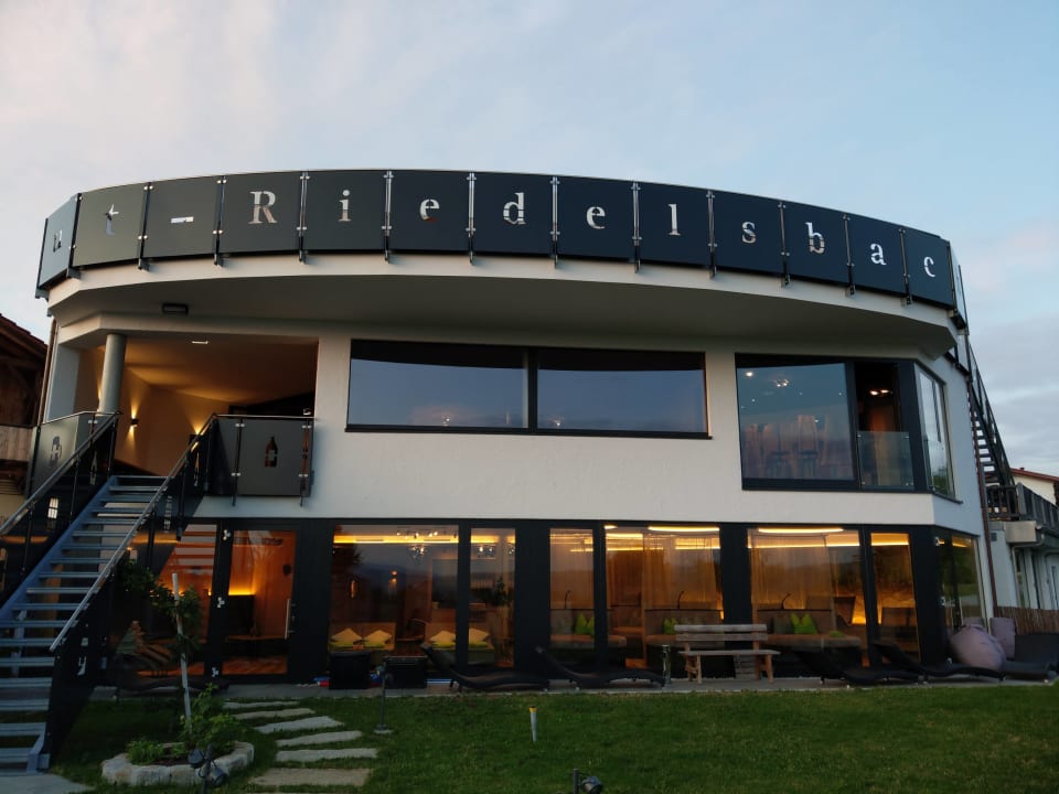 Außenansicht 1. Bier & Wohlfühlhotel Gut Riedelsbach