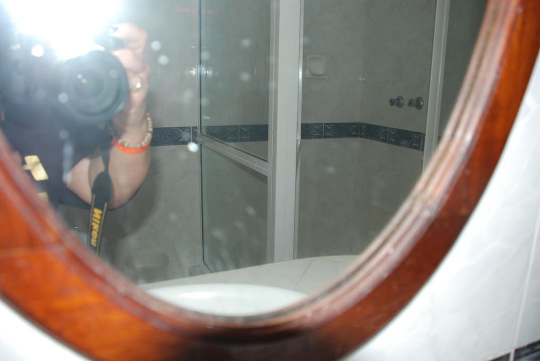 Sauberer Spiegel Neptune Paradise Beach Resort & Spa