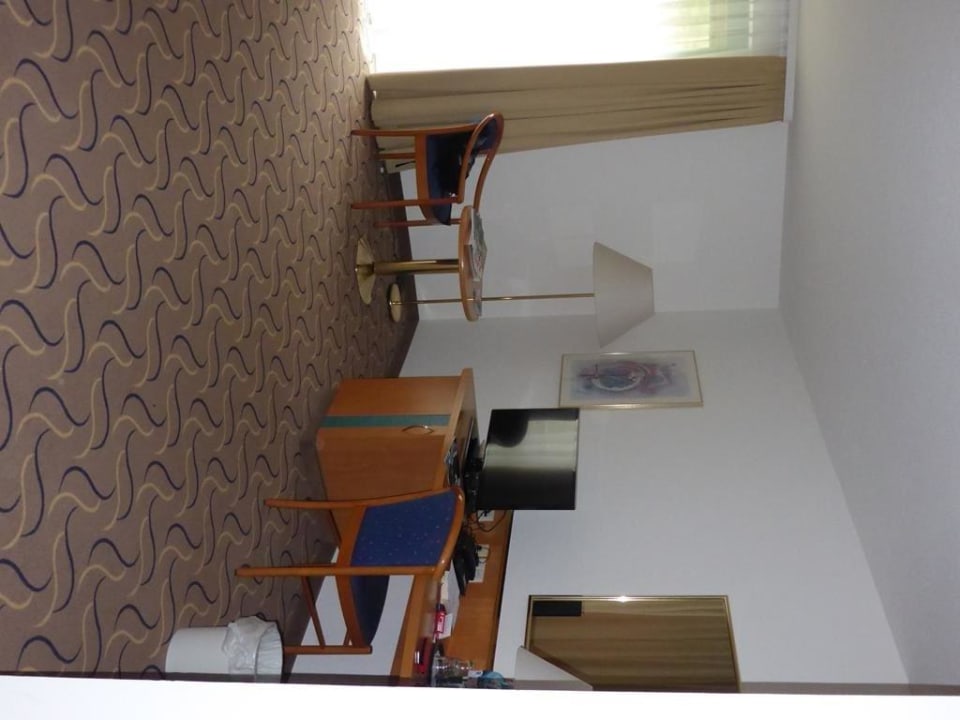 Schreibtisch H+ Hotel Limes Thermen Aalen
