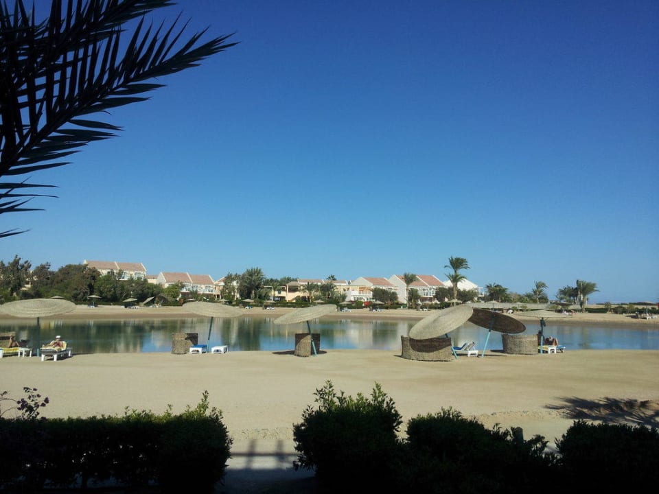 Lagune direkt vor unserem Zimmer im 7000 Bereich Mövenpick Resort & Spa El Gouna