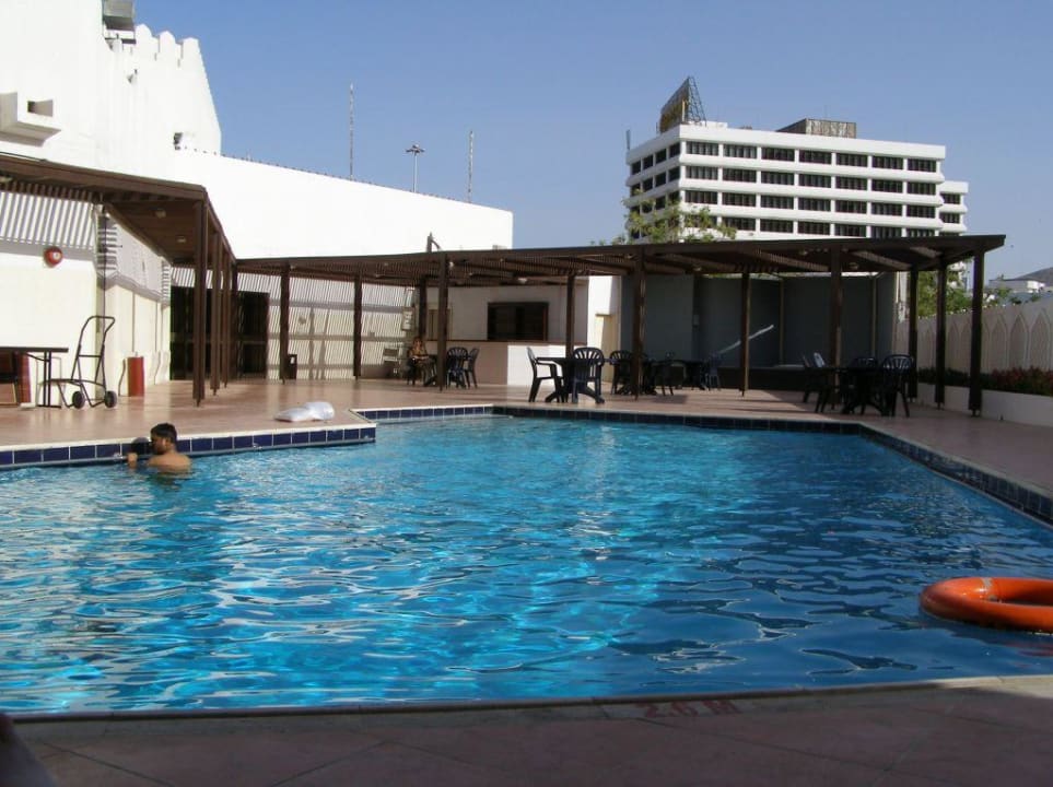 Unsauberer Pool des Hotel Tulip Inn Downtown Muscat