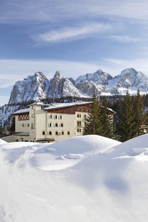 Außenansicht B&B Hotel Passo Tre Croci Cortina
