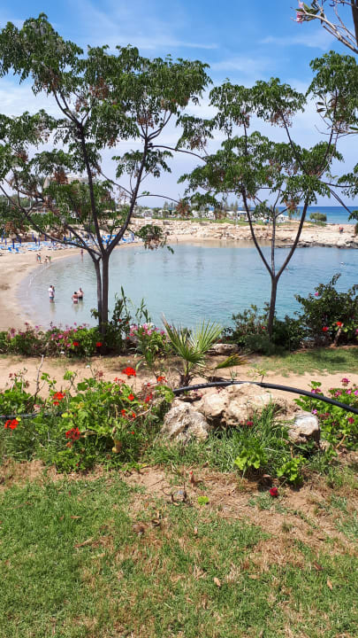 Strand Crystal Springs Beach Hotel