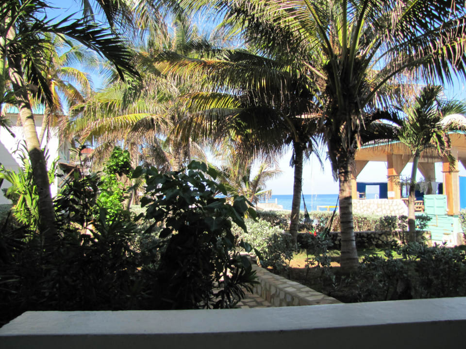 Blick vom Balkon des ZImmers 104 Samsara Cliff Resort