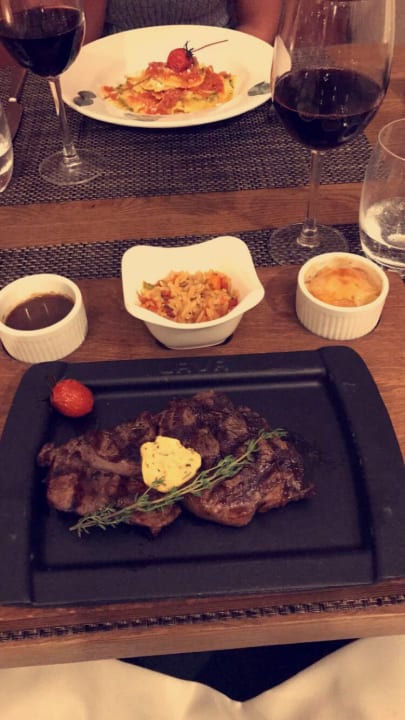 Restaurant Acanthus Cennet Barut Collection