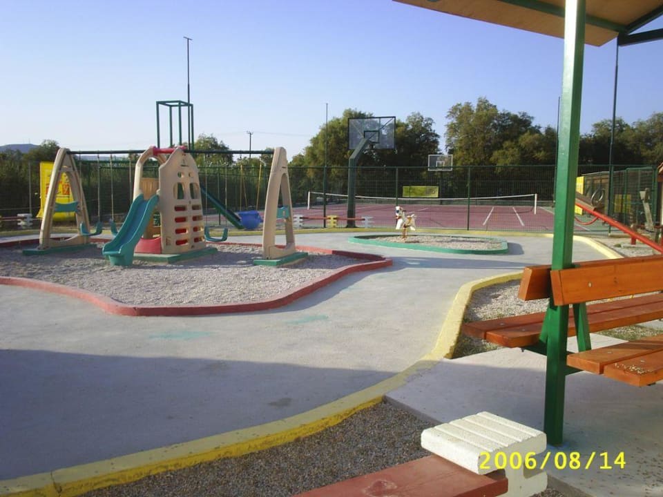 trauriger Kinderspielplatz HARPIN Georgioupolis Resort Aquapark & SPA