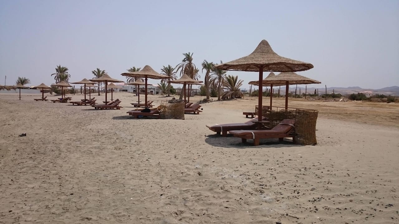 Menschenleer Three Corners Equinox Beach Resort