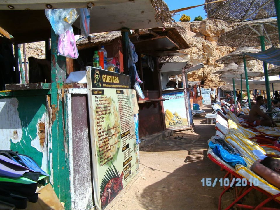 Müll und Sperrmüll statt Strand Aida Hotel