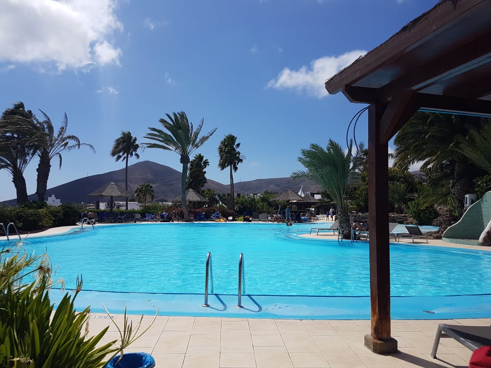 Pool ROBINSON ESQUINZO PLAYA