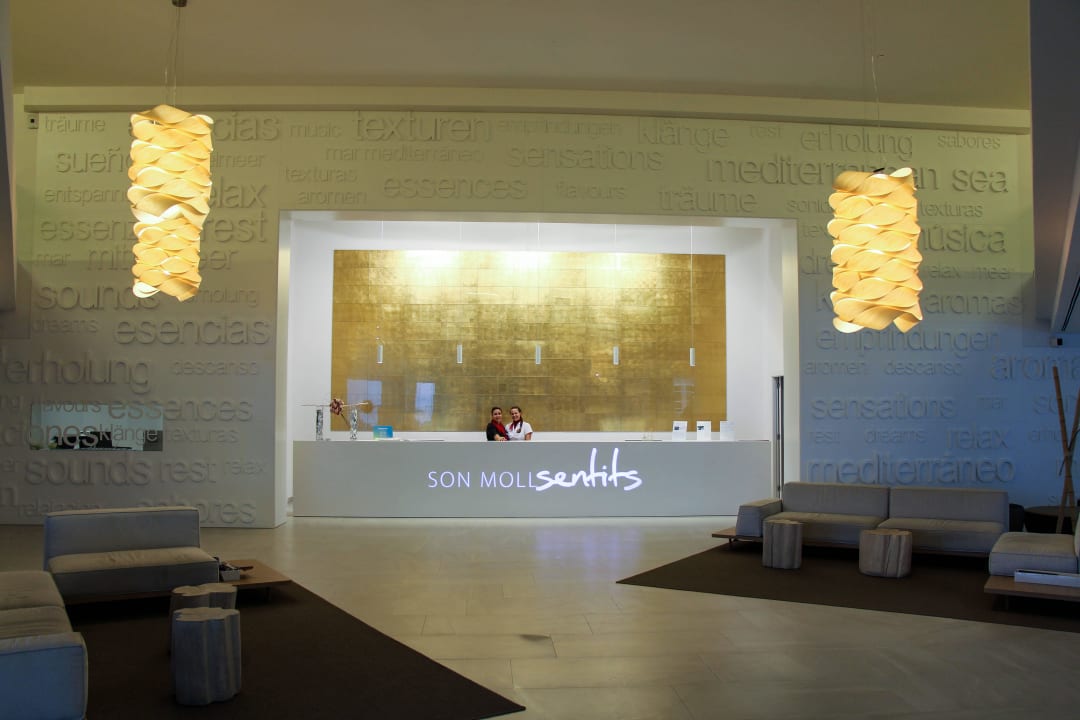 Sehr freundliches Personal in der Lobby Son Moll Sentits Hotel & Spa