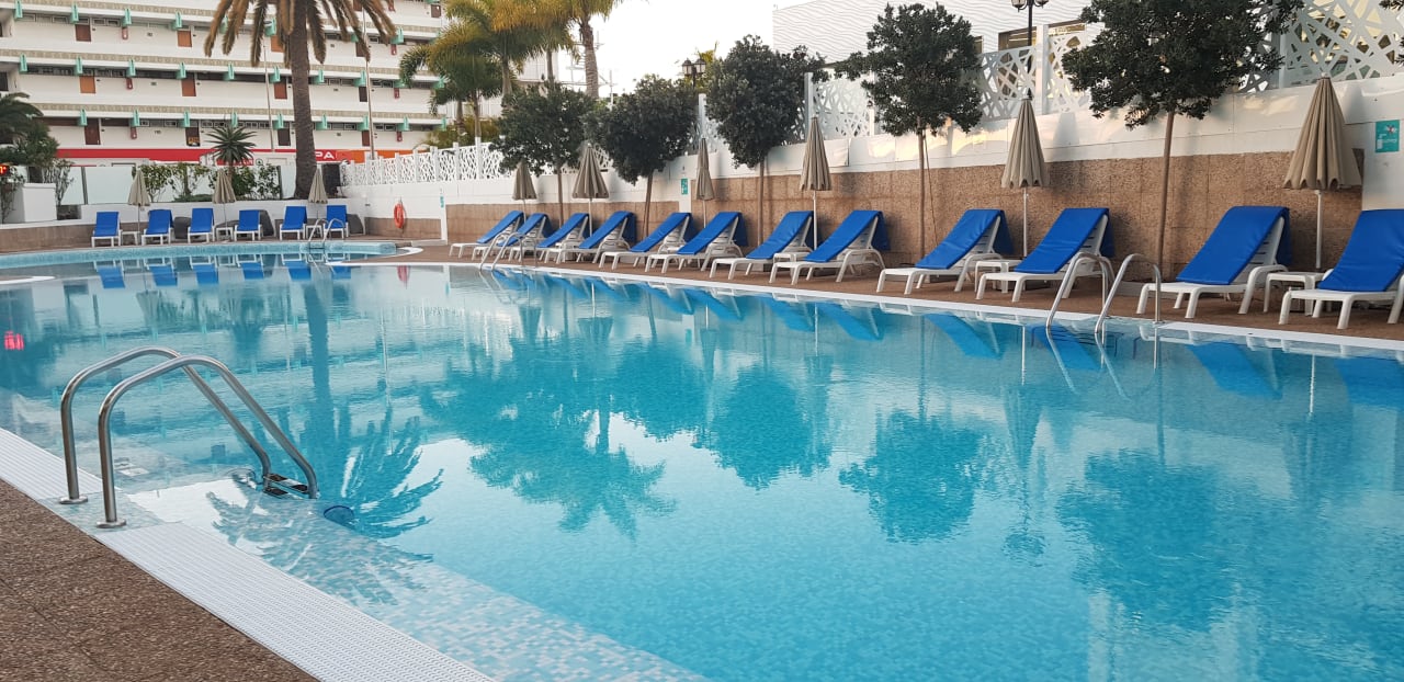 Pool Bull Escorial & Spa