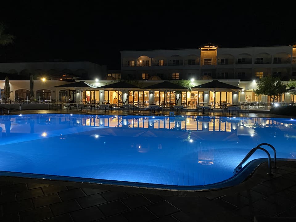 Pool Neptune Luxury Resort