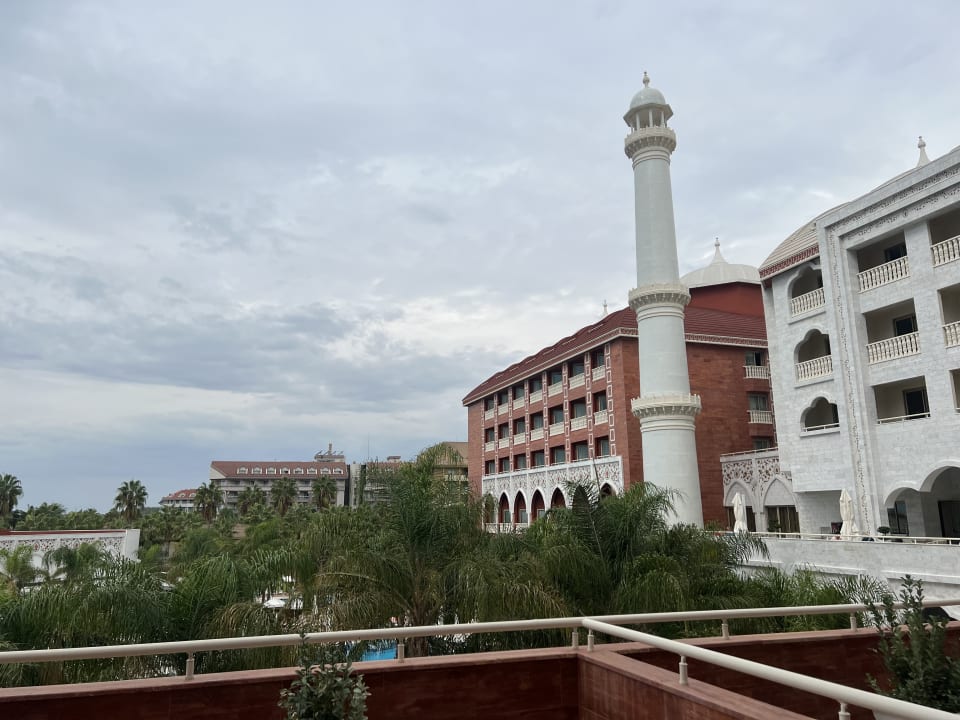 Außenansicht Royal Taj Mahal Hotel