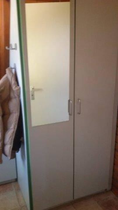 Garderobe im Eingangsbereich Ferienhauspark Asgard in Damp