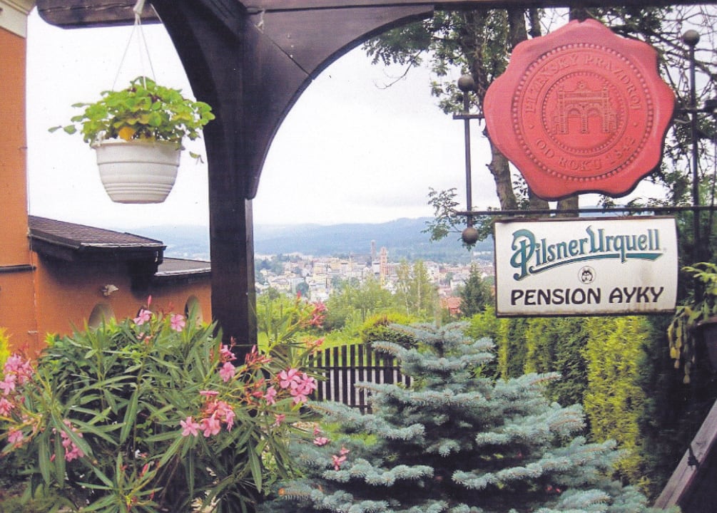 Eingang zum AYKY. Pension Ayky