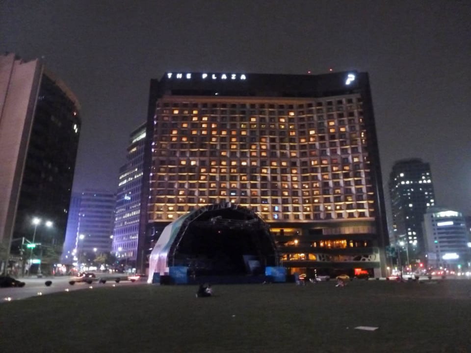 Bei Nacht The Plaza Hotel