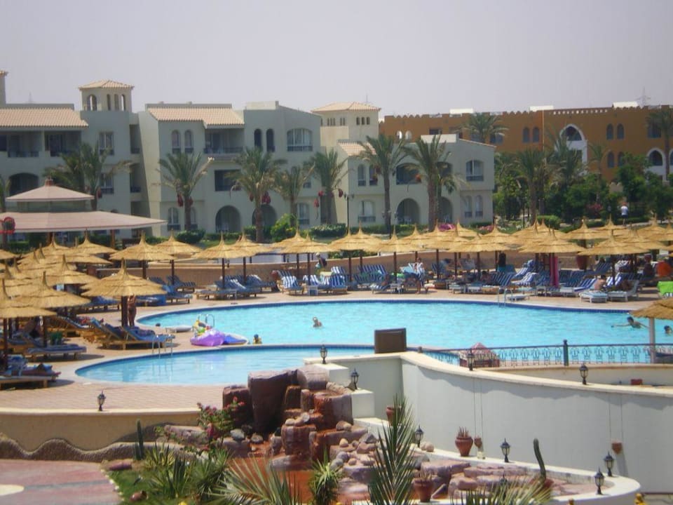 Pool mit Restaurant Pickalbatros Dana Beach Resort - Hurghada