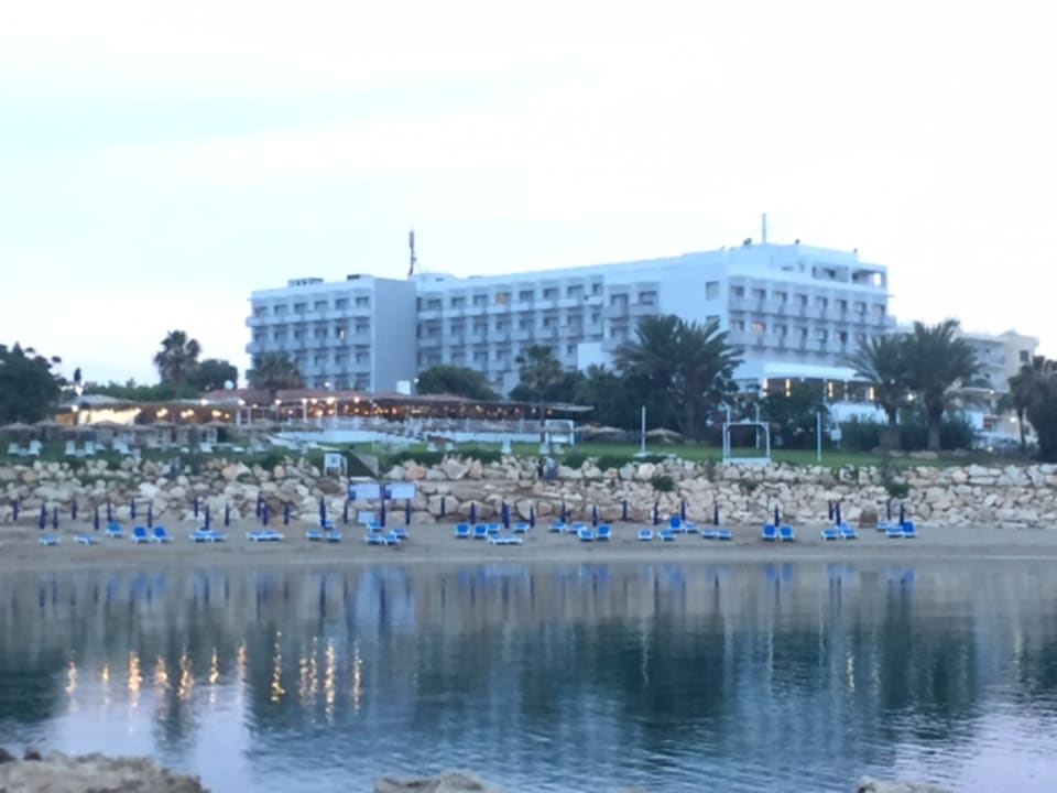 Außenansicht Crystal Springs Beach Hotel