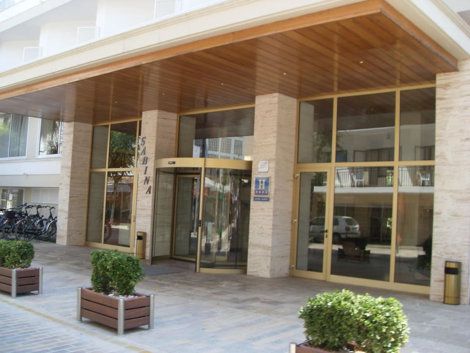 Der Eingangsbereich Sabina Hotel & Suites